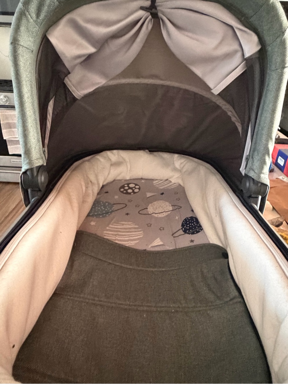 UPPAbaby Convertible Bassinet in Sage Green - Picture 6 of 7